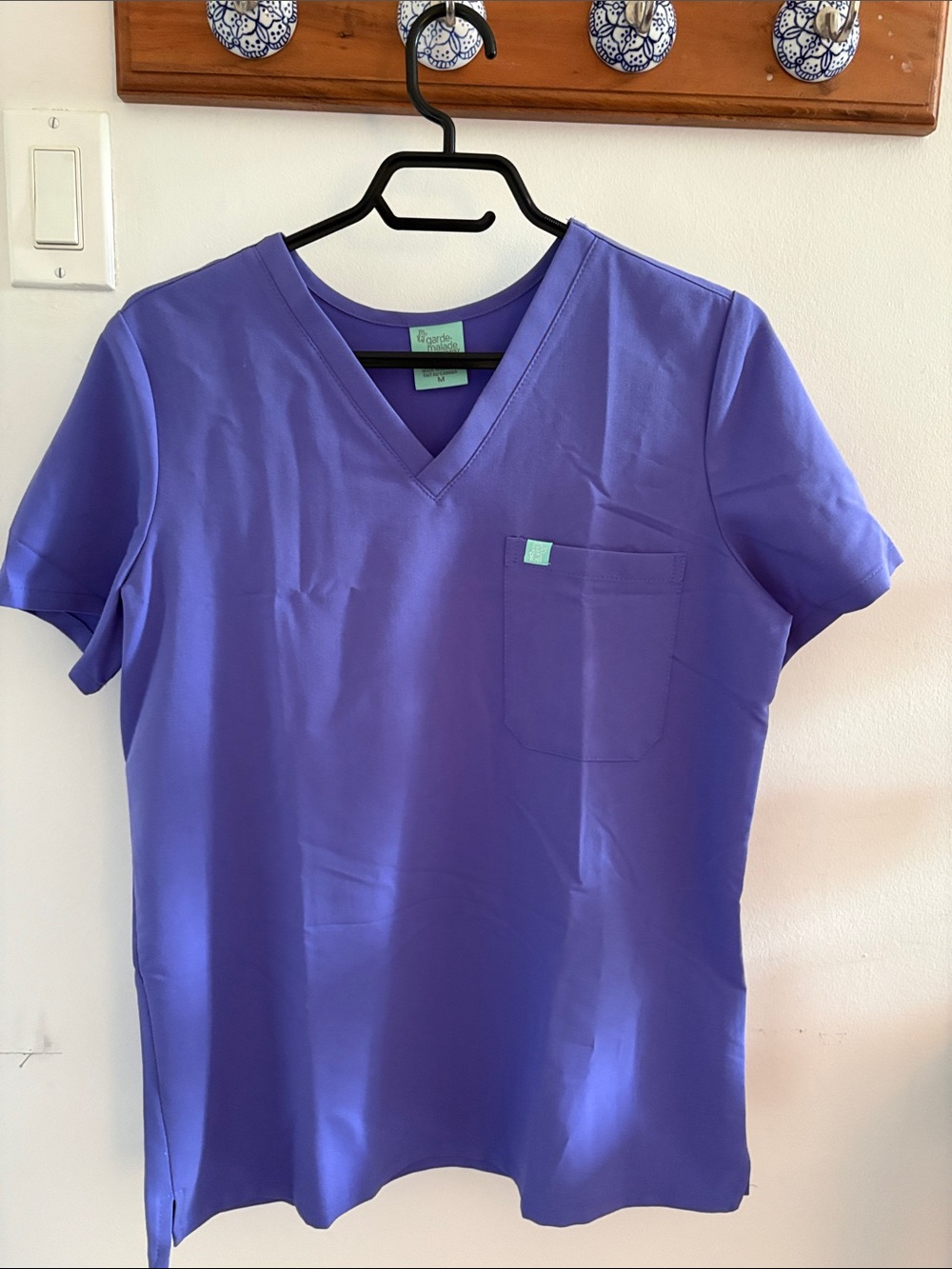 Garde-Malade Women’s Purple V-Neck Scrub Top| 1 Pocket Scrub Top| Size Medium